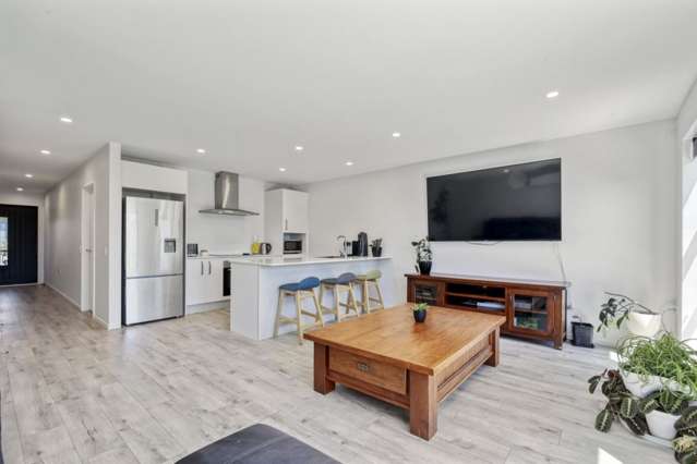 7 McCahon Lane Rolleston_2