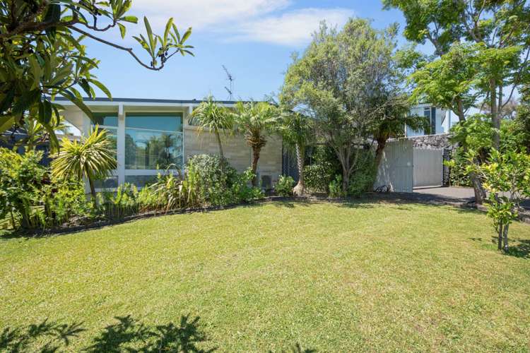 8 Andrea Place Sunnyhills_23