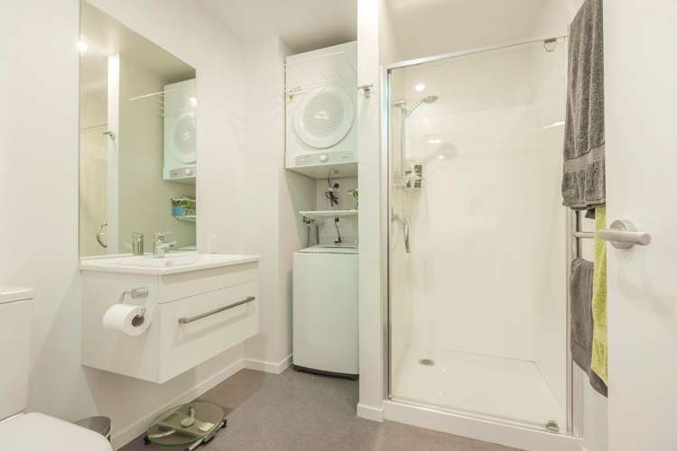 806/20 Mccrae Way New Lynn_19