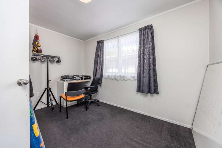 381 Roscommon Road Clendon Park_6