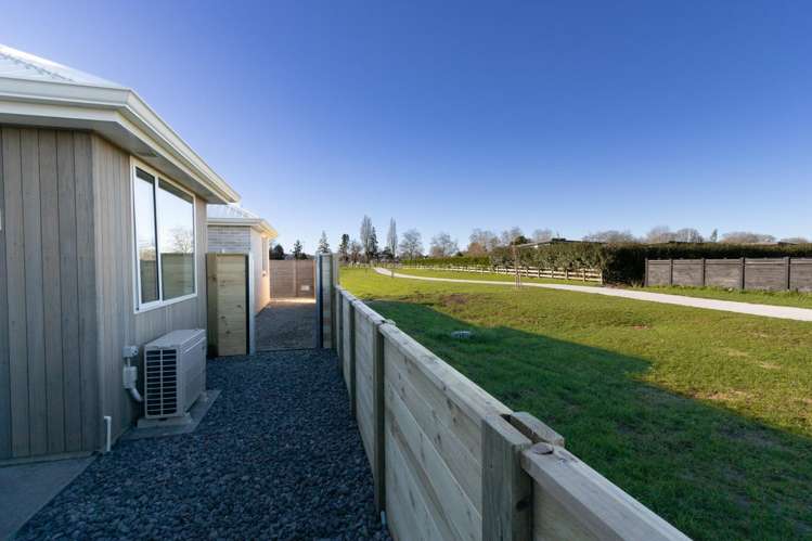A/50 Hugo Shaw Drive 11373_8