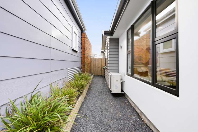 8 Edwin Street Caversham_24