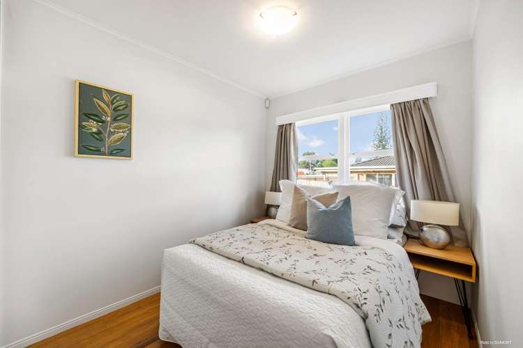 2/4 Roseburn Place Pakuranga_5