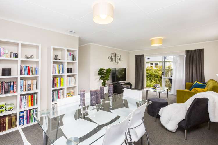 2/22 Barton Grove Naenae_5