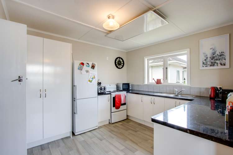 25 Flanders Avenue Onekawa_6