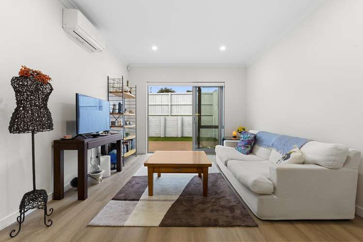 19 & 19A Surf View Crescent Red Beach_17