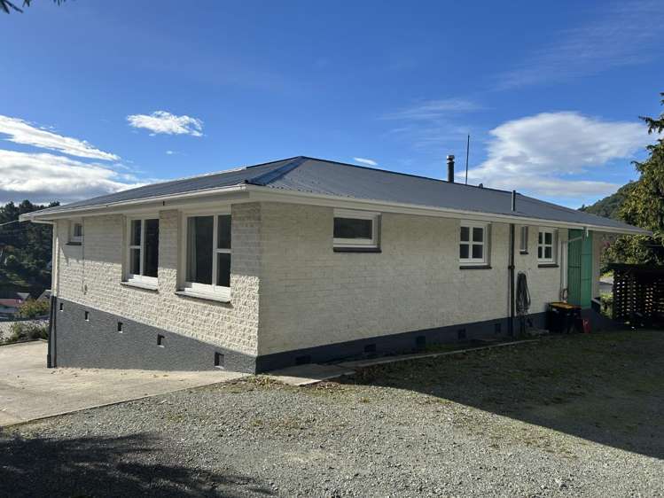 10 Angle Street Picton_16