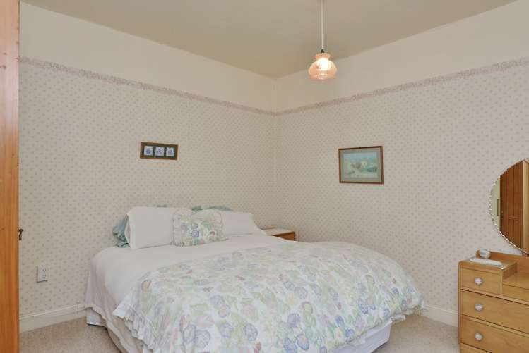 61 Gordon Street Southbridge_13