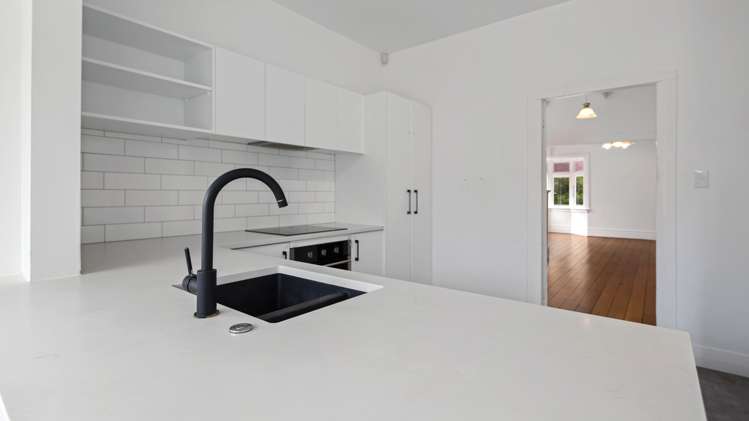 1b Levy Road Glen Eden_32