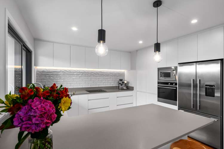 25 Mayfair Crescent Mairangi Bay_5