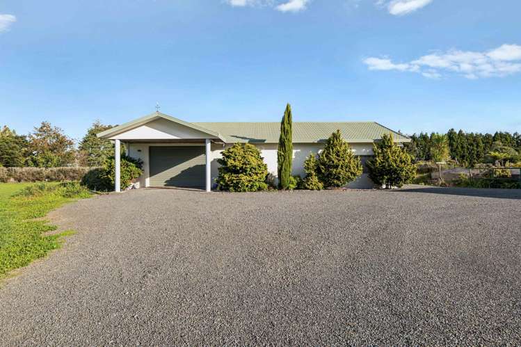 88 Boord Crescent Kumeu_1