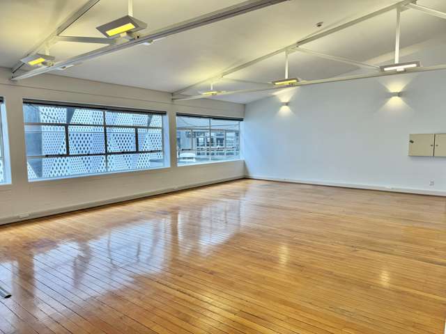 Creative Office, Prime Location