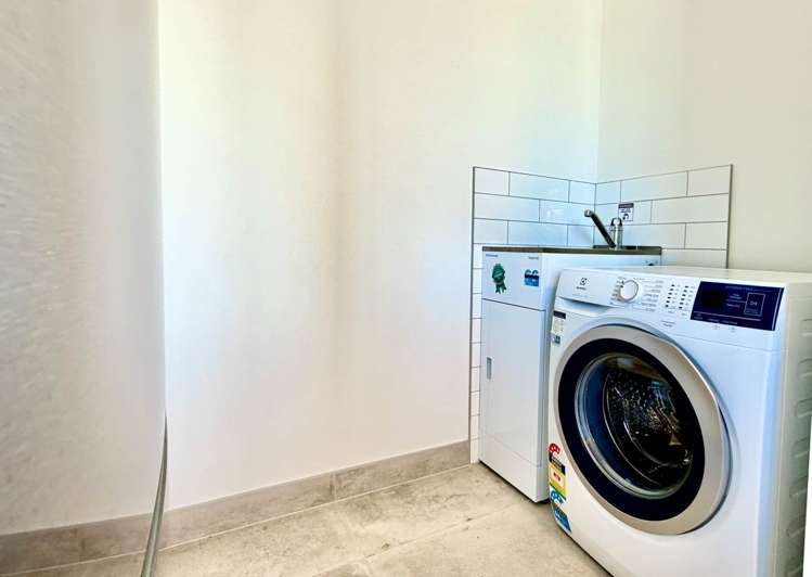 7 Awamarino Way Westgate_39