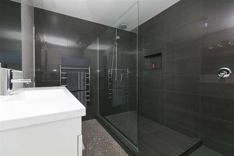 2 Dolphin Parade Bell Block_2