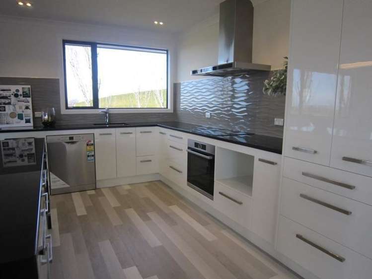 2 Lochern Rise Marchwiel_6