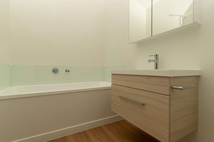 8/2 Moor Avenue Te Atatu Peninsula_8