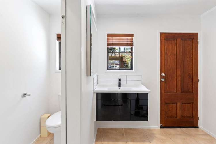 1/553 East Coast Road Browns Bay_22