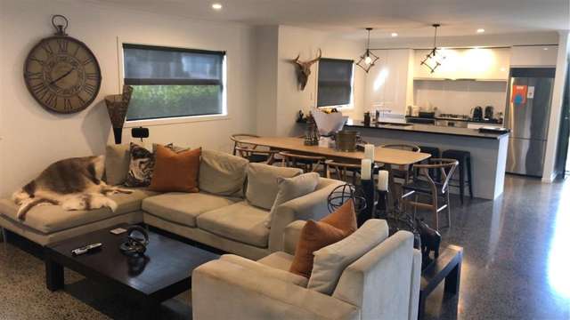 65 Featherstone Drive 2743_4