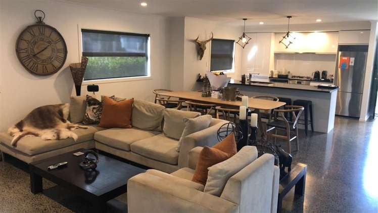 65 Featherstone Drive 2743_4