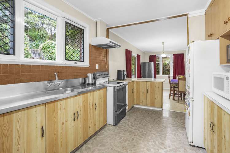 10 Sheehy Grove Wainuiomata_13