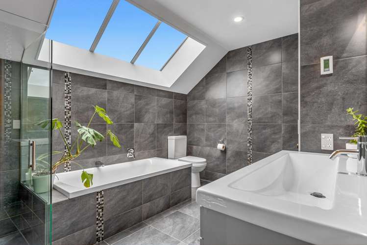 81 Whaka Terrace Huntsbury_17