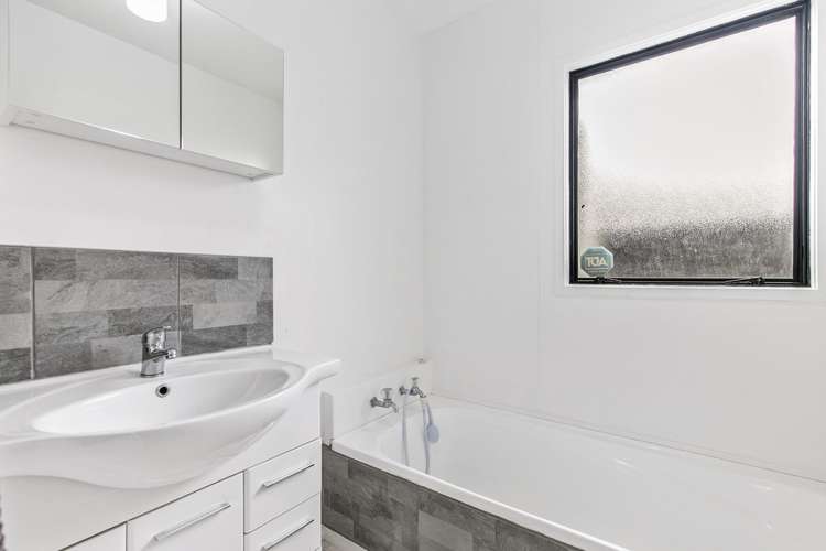 2/155b Finlayson Avenue Clendon Park_12