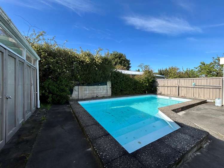 413 Collinge Road Mayfair_10