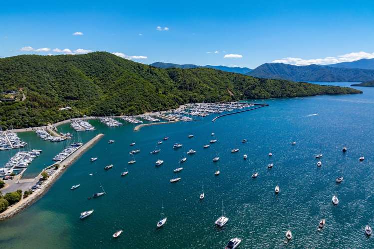 2 Whaitere Place Picton_35