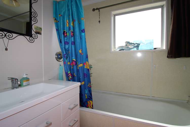 200 High Street South Carterton_10