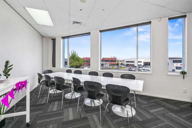 63B Richard Pearse Drive Mangere_1