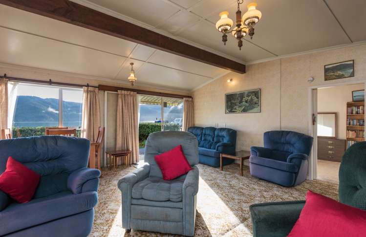 14 Esplanade Okiwi Bay_24