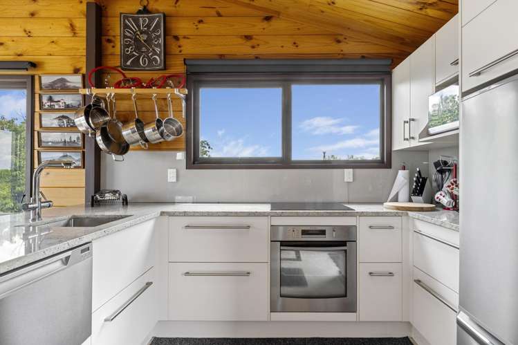 21 Tui Street Hilltop_8