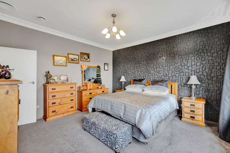 1156 East Road Toko_13