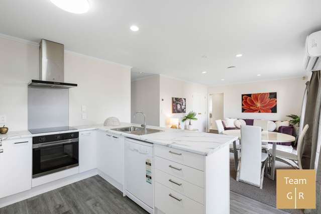 2/109 Beach Road Pahurehure_1