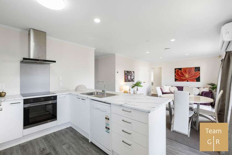 2/109 Beach Road Pahurehure_1