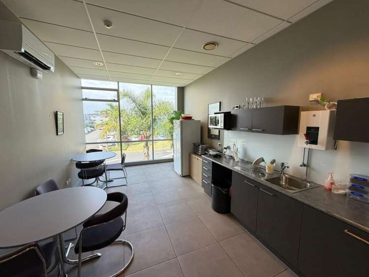 54 Apollo Drive Albany_16