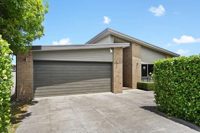 10 Farleigh Close Huntington_1