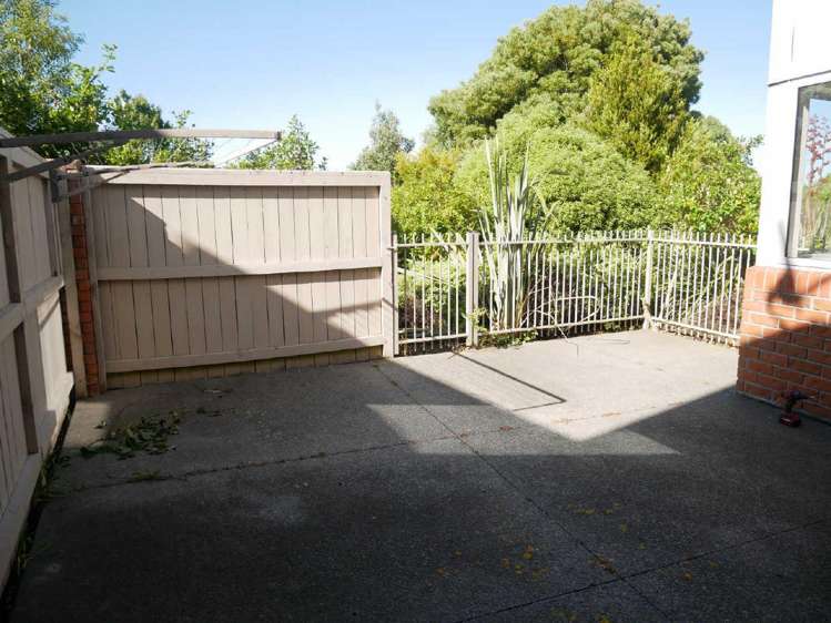 18 Henley Green Northwood_17