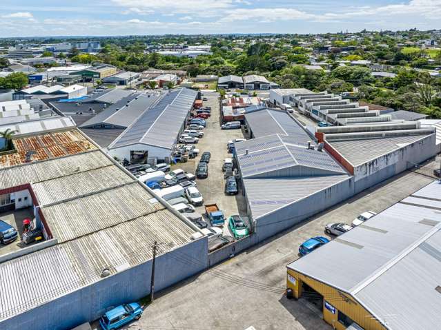 11&13A View Road Henderson_4