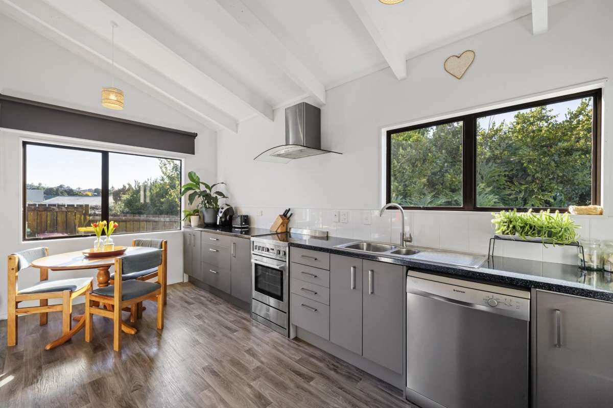 56 Heron Avenue East_2