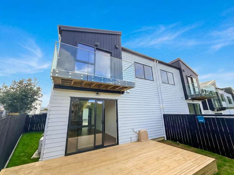 4/11&13 Tabitha Crescent Henderson_16