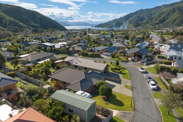 Space, Style and Serenity in Sought-After Waikawa