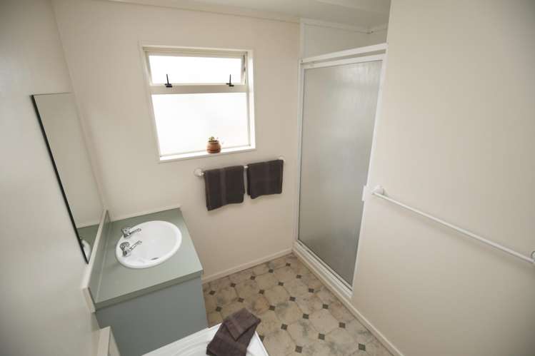 8a Le Quesne Place Fairfield_8