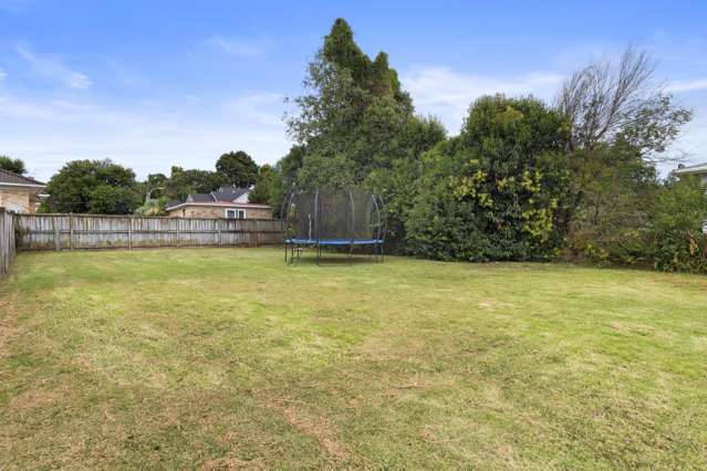 Prime Flat Section - Handy Location!