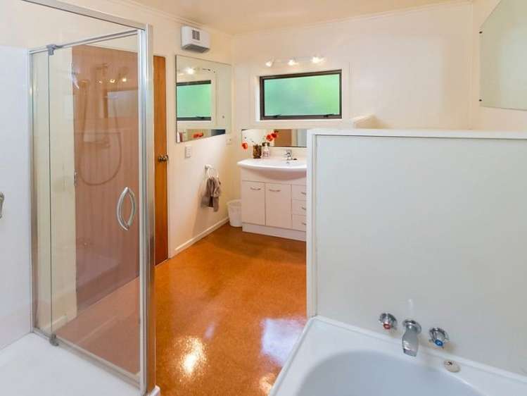 6 Rangitoto View Road Cockle Bay_16