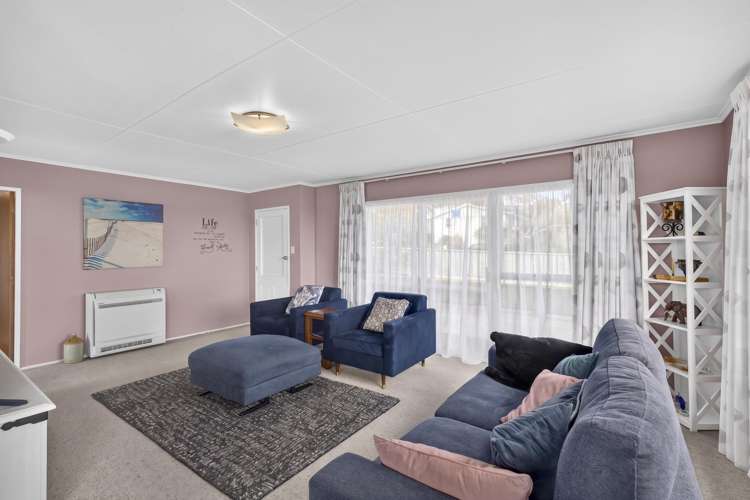 100 Riversdale Drive Merrilands_11