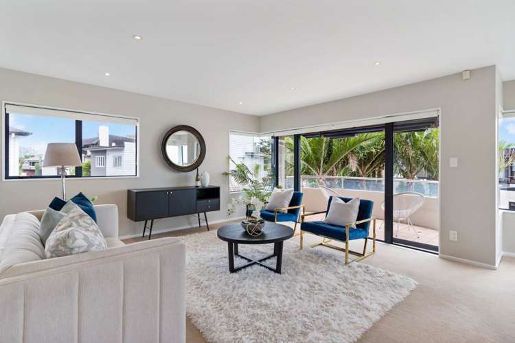 2/4 Rogers Avenue Eastern Beach_7