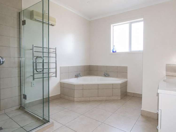 15 Sinnamon Street Reefton_14