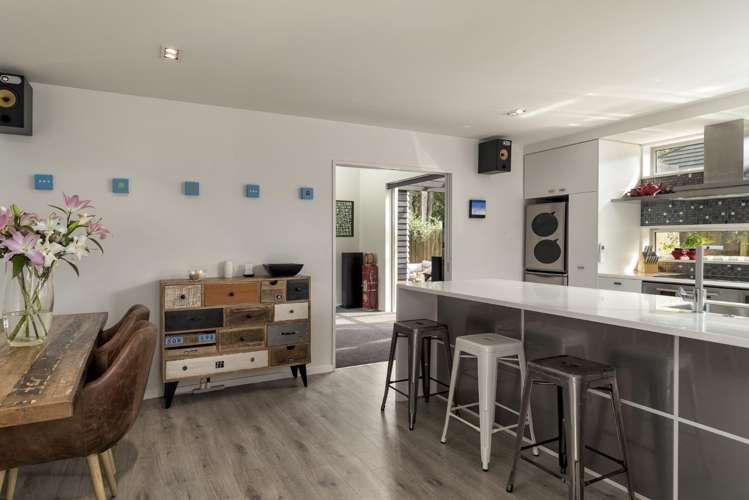 F/97 Englefield Road 2392_4