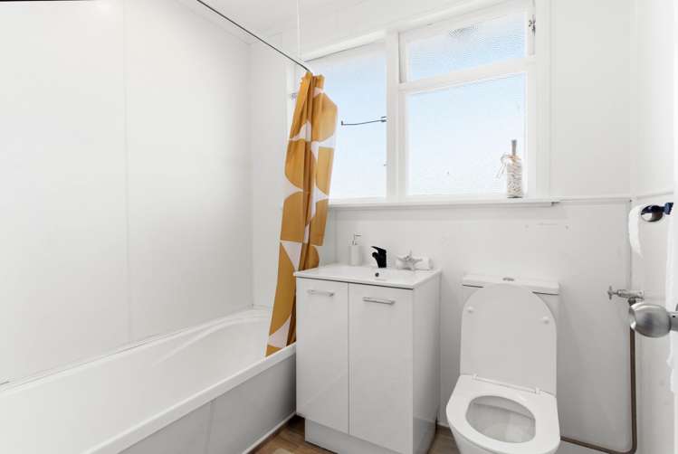 74 Columba Avenue Calton Hill_11